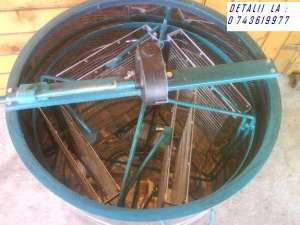 Centrifuga inox pentru extras mierea de albine