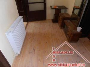 INCHIRIEZ CASA  2 CAMERE,   ORASUL DE JOS