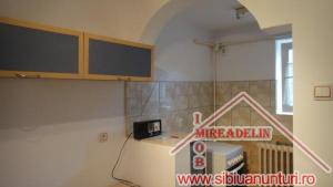 INCHIRIEZ APARTAMENT 2 CAMERE,   ZONA MILEA