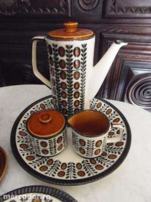 serviciu set 39 piese cafea si desert (12 persoane) 90 euros
BOCH ,  Belgia 1856