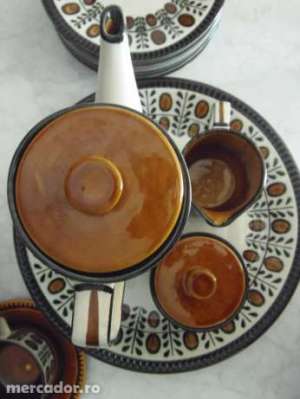 serviciu set 39 piese cafea si desert (12 persoane) 90 euros
BOCH ,  Belgia 1856