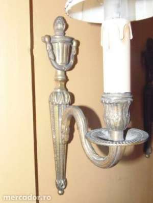 2 aplice bronz aurit stil Louis XVI cu abajururi din matase sec XIX ,  recent electrificate 130 euro