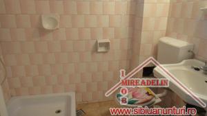 INCHIRIEZ APARTAMENT 2 CAMERE,   ZONA CENTRALA