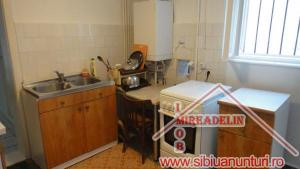 INCHIRIEZ APARTAMENT 2 CAMERE,   ZONA CENTRALA