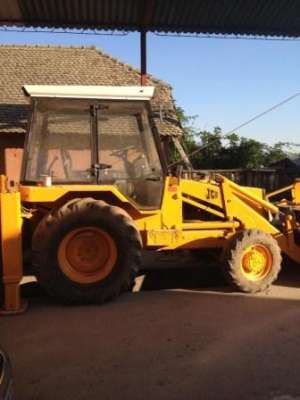Vand utlaj JCB 3CX