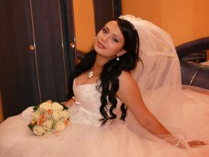 vand rochie de mireasa cu cristale swarovsky