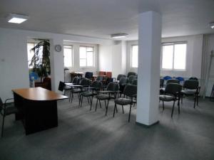 Dau in chirie spatii pentru birouri