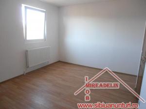 INCHIRIEZ APARTAMENT 2 CAMERE,   VALEA AURIE