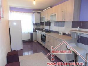 INCHIRIEZ APARTAMENT 2 CAMERE,   in zona STRAND