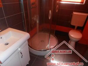 INCHIRIEZ APARTAMENT 2 CAMERE,   in zona STRAND