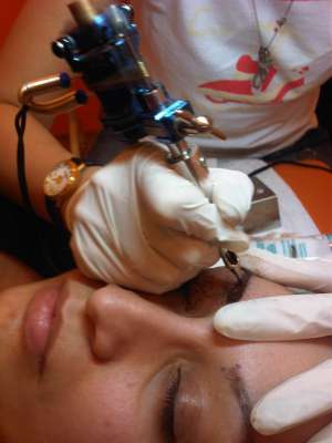 TATUAJ SEMIPERMANENT