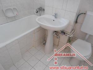 INCHIRIEZ APARTAMENT 2 CAMERE,   in ZONA INTEREX