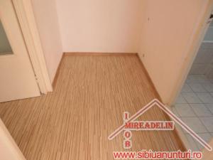 INCHIRIEZ APARTAMENT 2 CAMERE,   in ZONA INTEREX