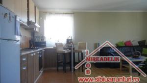 INCHIRIEZ APARTAMENT 3 CAMERE,  VALEA AURIE