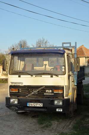 Autoutilitara volvo basculanta