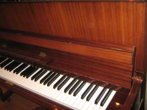 PIANINA ZIMMERMANN