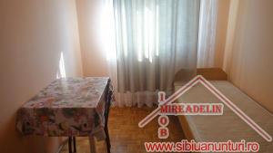 INCHIRIEZ APARTAMENT 3 CAMERE,   in STRAND