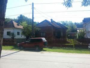 vand casa si teren