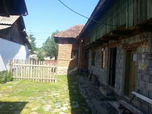vand casa si teren