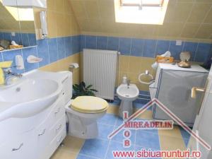 VAND APARTAMENT 4 CAMERE,  in zona  STRAND