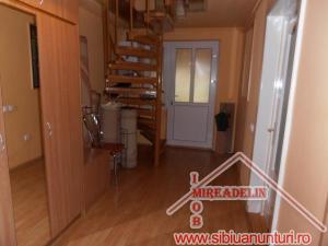 VAND APARTAMENT 4 CAMERE,  in zona  STRAND