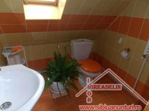VAND APARTAMENT 4 CAMERE,  in zona  STRAND