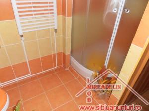 VAND APARTAMENT 4 CAMERE,  in zona  STRAND