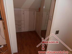 INCHIRIEZ APARTAMENT 3 CAMERE,   STRAND II