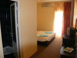 Double room for rent,  only for students in Constanta 100 euro / month / person