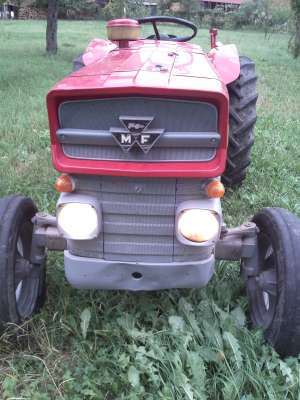 Massey Ferguson Model 135 motor perkins
