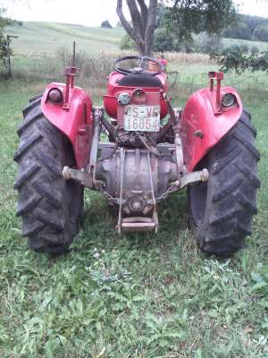 Massey Ferguson Model 135 motor perkins