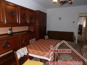 INCHIRIEZ APARTAMENT 2 CAMERE,   in  VALEA AURIE