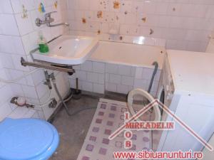 INCHIRIEZ APARTAMENT 2 CAMERE,   in  VALEA AURIE