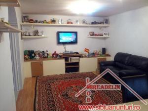 VAND VILA 4 CAMERE,   P+2E ALEA CISNADIEI