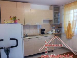 VAND VILA 4 CAMERE,   P+2E ALEA CISNADIEI