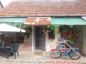 VAND casa 2 camere  Strada Morilor