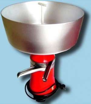 Separator electric de smantana