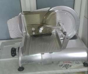 FELIATOR MEZELURI PROFESIONAL BIZERBA