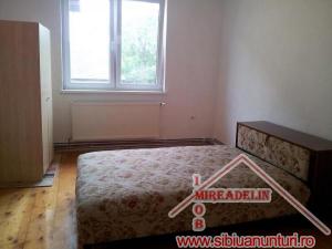 INCHIRIEZ APARTAMENT 3 CAMERE,   Calea Poplacii