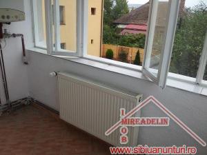 INCHIRIEZ APARTAMENT 3 CAMERE,   Calea Poplacii
