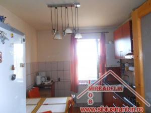 VAND MANSARDA 4 CAMERE  STRADA RAHOVEI