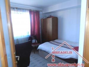 VAND MANSARDA 4 CAMERE  STRADA RAHOVEI