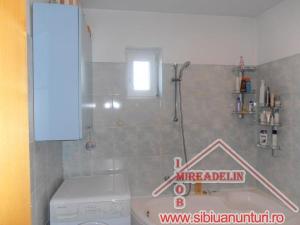 VAND MANSARDA 4 CAMERE  STRADA RAHOVEI