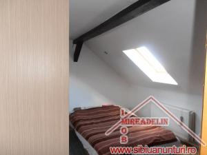 VAND MANSARDA 4 CAMERE  STRADA RAHOVEI