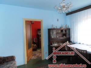 VAND APARTAMENT 3 CAMERE,   AL. STREIU