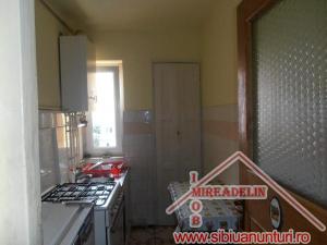VAND APARTAMENT 3 CAMERE,   AL. STREIU