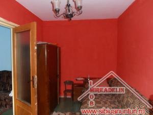 VAND APARTAMENT 3 CAMERE,   AL. STREIU