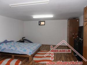 VAND VILA IN DUPLEX  6 CAMERE,    S+ P+E+M  C. VETERANILOR