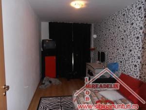 VAND VILA IN DUPLEX  6 CAMERE,    S+ P+E+M  C. VETERANILOR