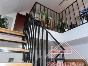 VAND VILA IN DUPLEX  6 CAMERE,    S+ P+E+M  C. VETERANILOR